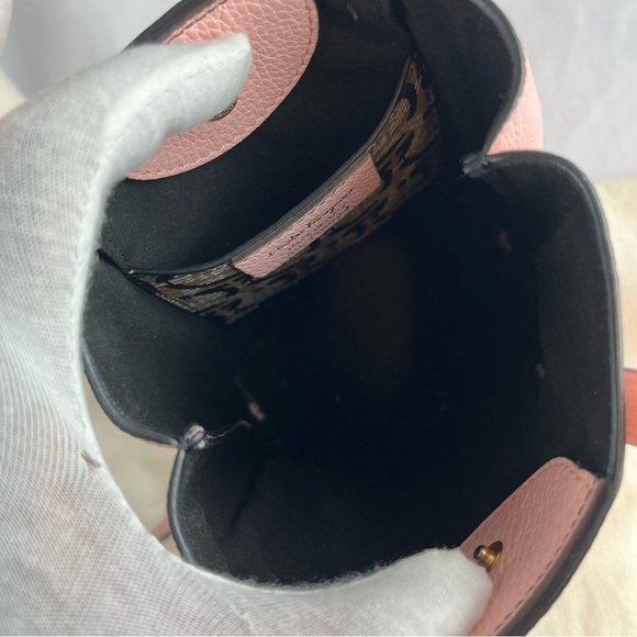 SALVATORE FERRAGAMO Baby Pink Gancini Mini Shopper Tote with dustbag - Picture 7 of 15